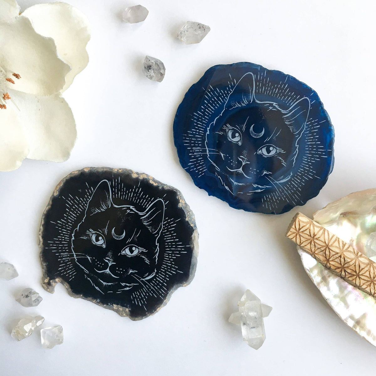 &quot;Midnight Familiar&quot; Halloween Cat Agate Slice