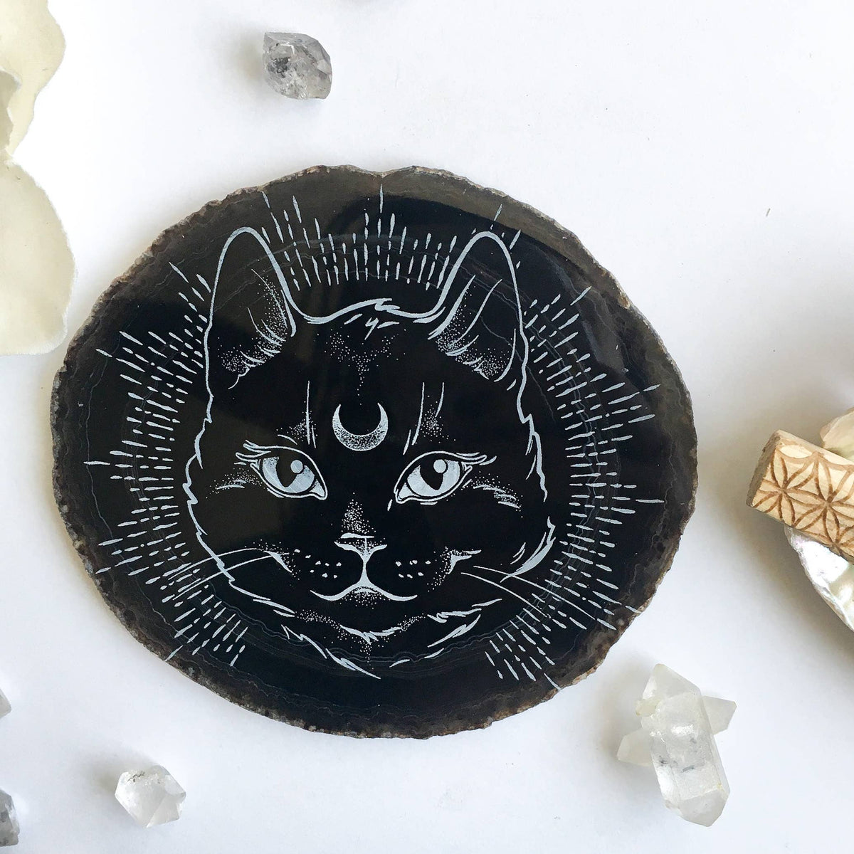 &quot;Midnight Familiar&quot; Halloween Cat Agate Slice