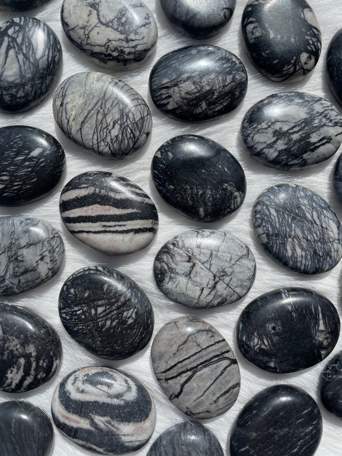 Spiderweb Jasper Palm Stones