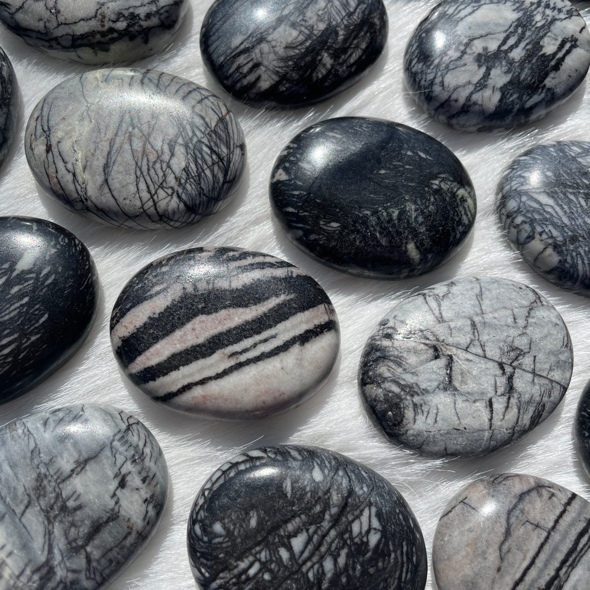 Spiderweb Jasper Palm Stones