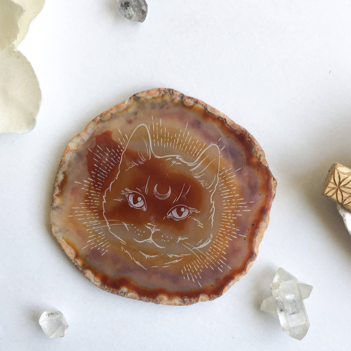 &quot;Midnight Familiar&quot; Halloween Cat Agate Slice